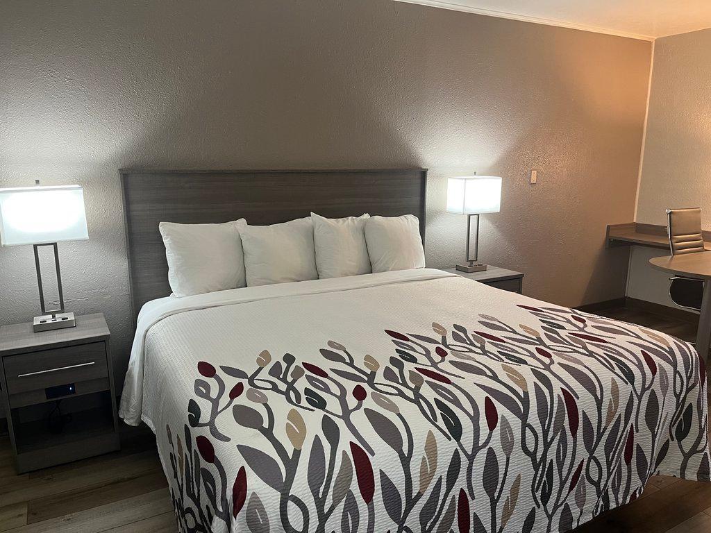 Red Roof Inn Madisonville Eksteriør billede
